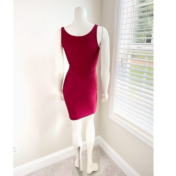 Pretty little thing red dress size 2       #029-0867 - Picture 5 of 10